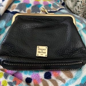 Dooney & Bourke coin purss